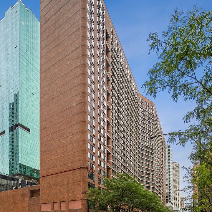 1st image of 211 E Ohio St APT 2217