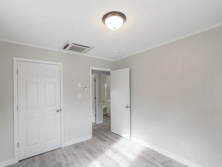 1604 Betz St — Photo 7