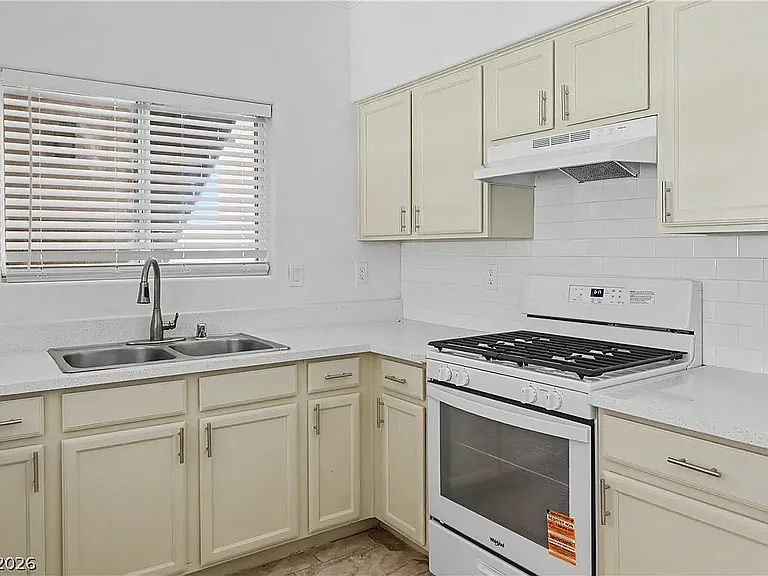 8725 W Flamingo Rd — Photo 6