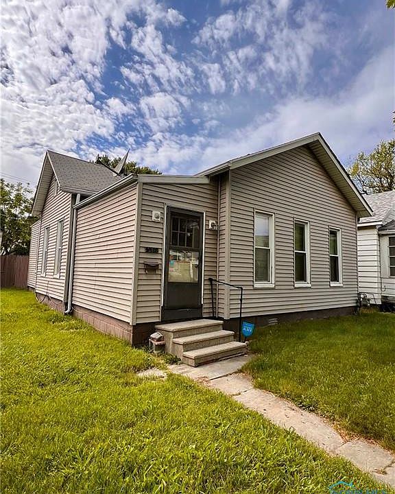 1st image of 3937 Woodhaven Dr