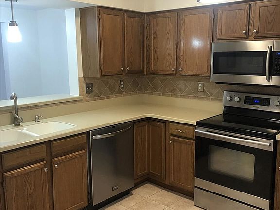 2nd image of 2480-4B Fountain Pl