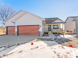 1025 Fanning St, Tea, SD 57064