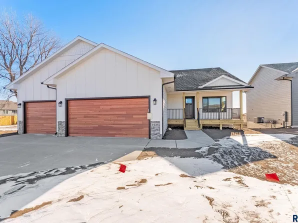 1025 E Fannings St, Tea, SD 57064