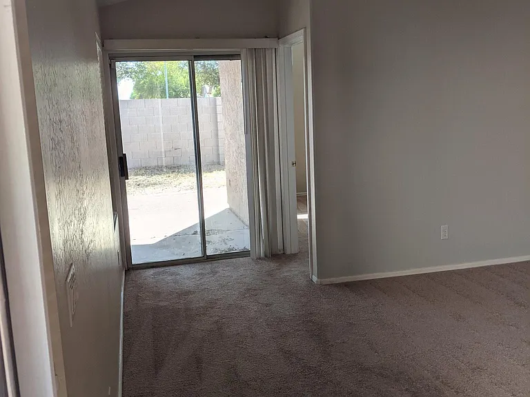 1942 E Aire Libre Ave — Photo 14