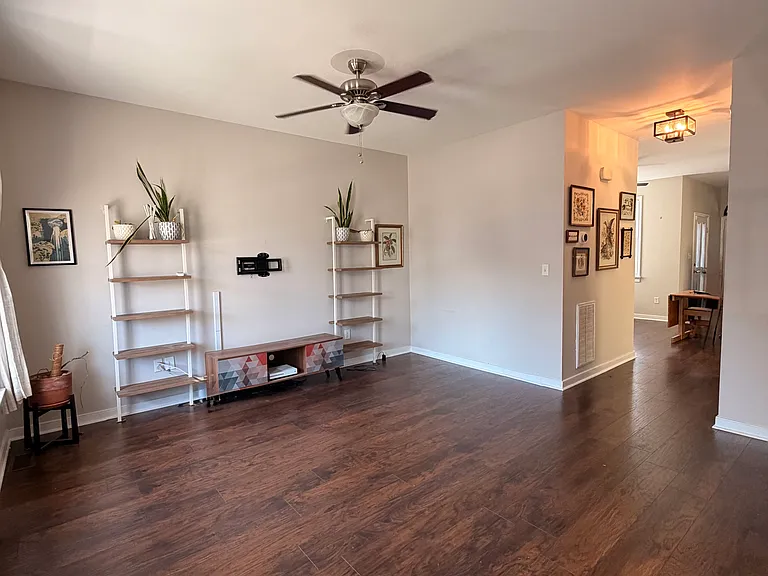 2304 Fairmount Ave — Photo 2