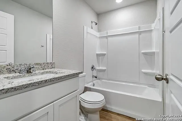 3921 Abbott Pass #101 — Photo 6