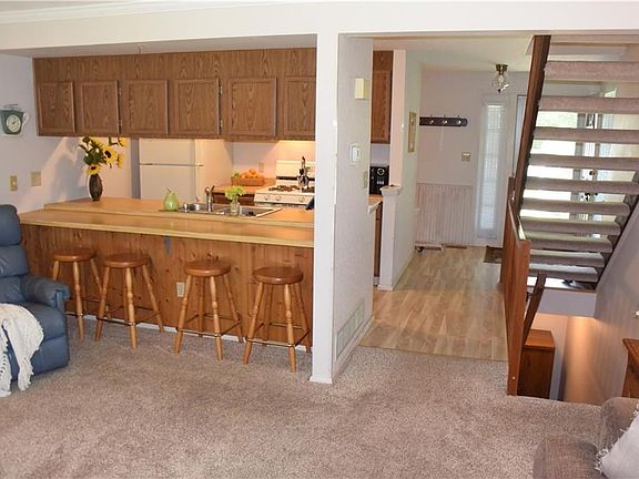 3rd image of 2998 Heatherwood Ct