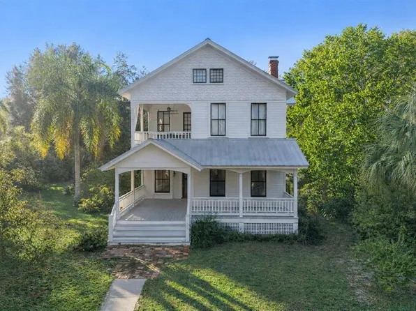 316 N Lakeview Dr, Lake Helen, FL 32744