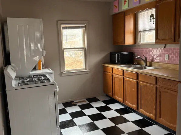 424 S Liberty Pl, Hobart, IN 46342