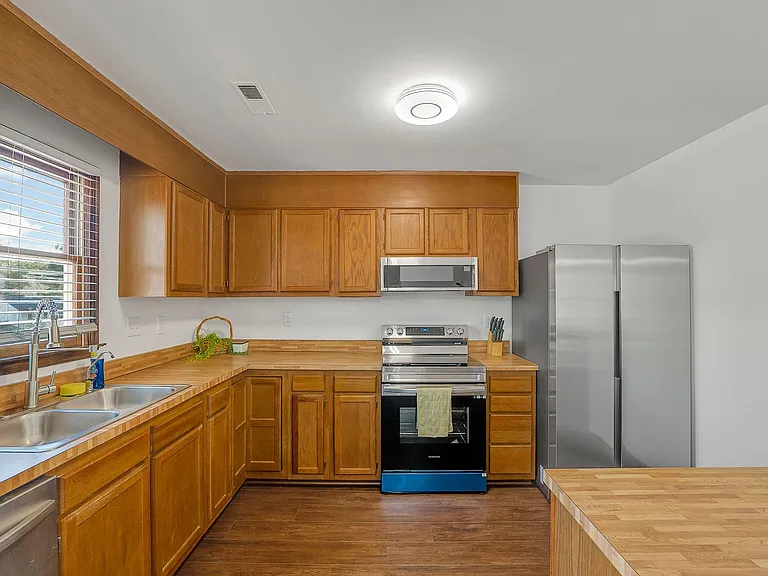 5613 Continental Way — Photo 17