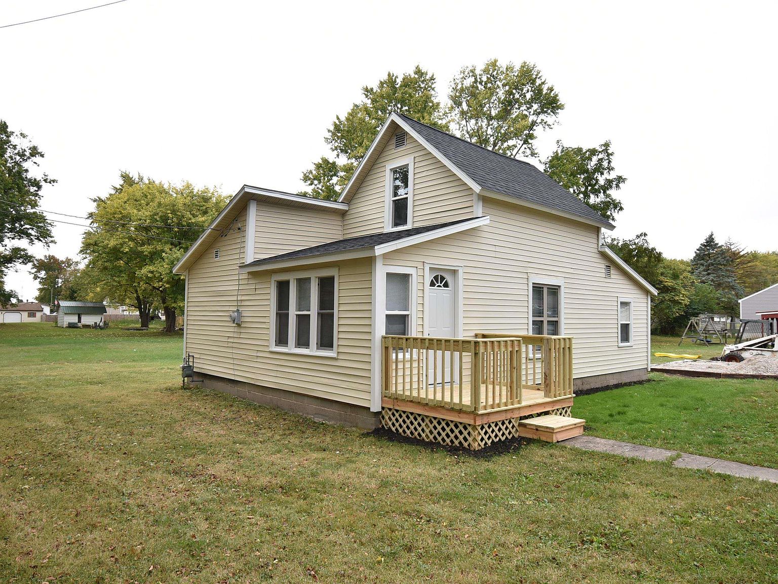 28 E 4th St, Otterbein, IN 47970 Zillow