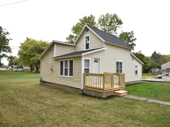 28 E 4th St, Otterbein, IN 47970