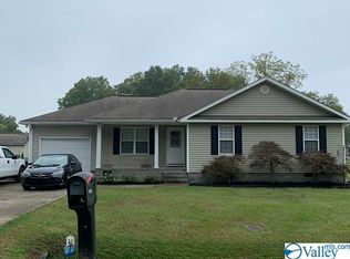 903 Vine St, Glencoe, AL 35905