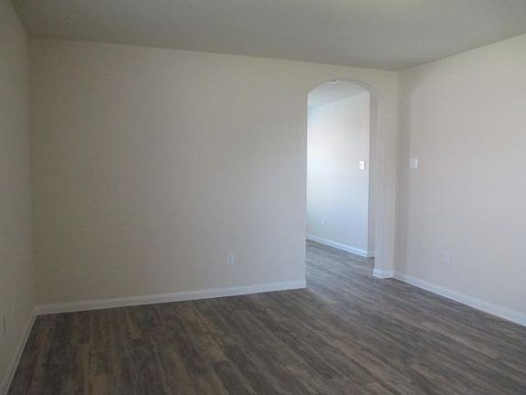 4th image of 2610 Montecito Ln