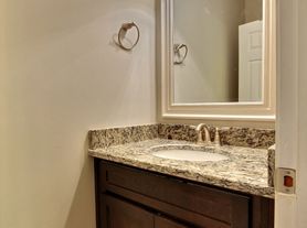 Gardens on Gaston, 2 beds  2.5 baths (1400 sqft)