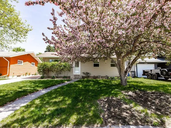 1124 14th St N, Moorhead, MN 56560