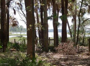 10 Palmetto Grove Ln, Beaufort, SC 29907