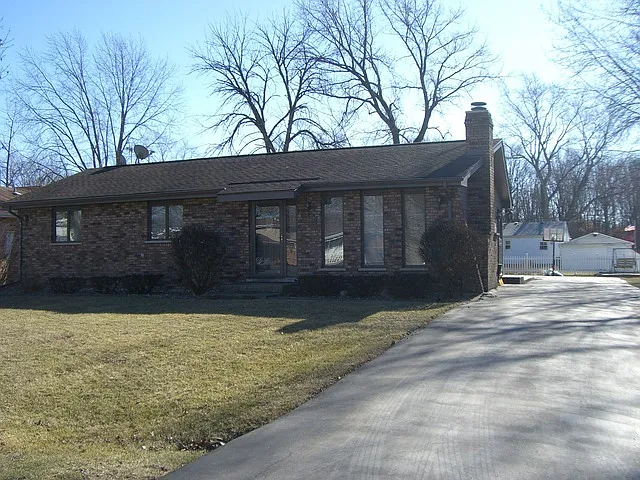 2457 187th Pl photo 1