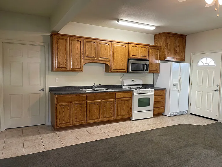 5463 Deschutes Rd — Photo 38