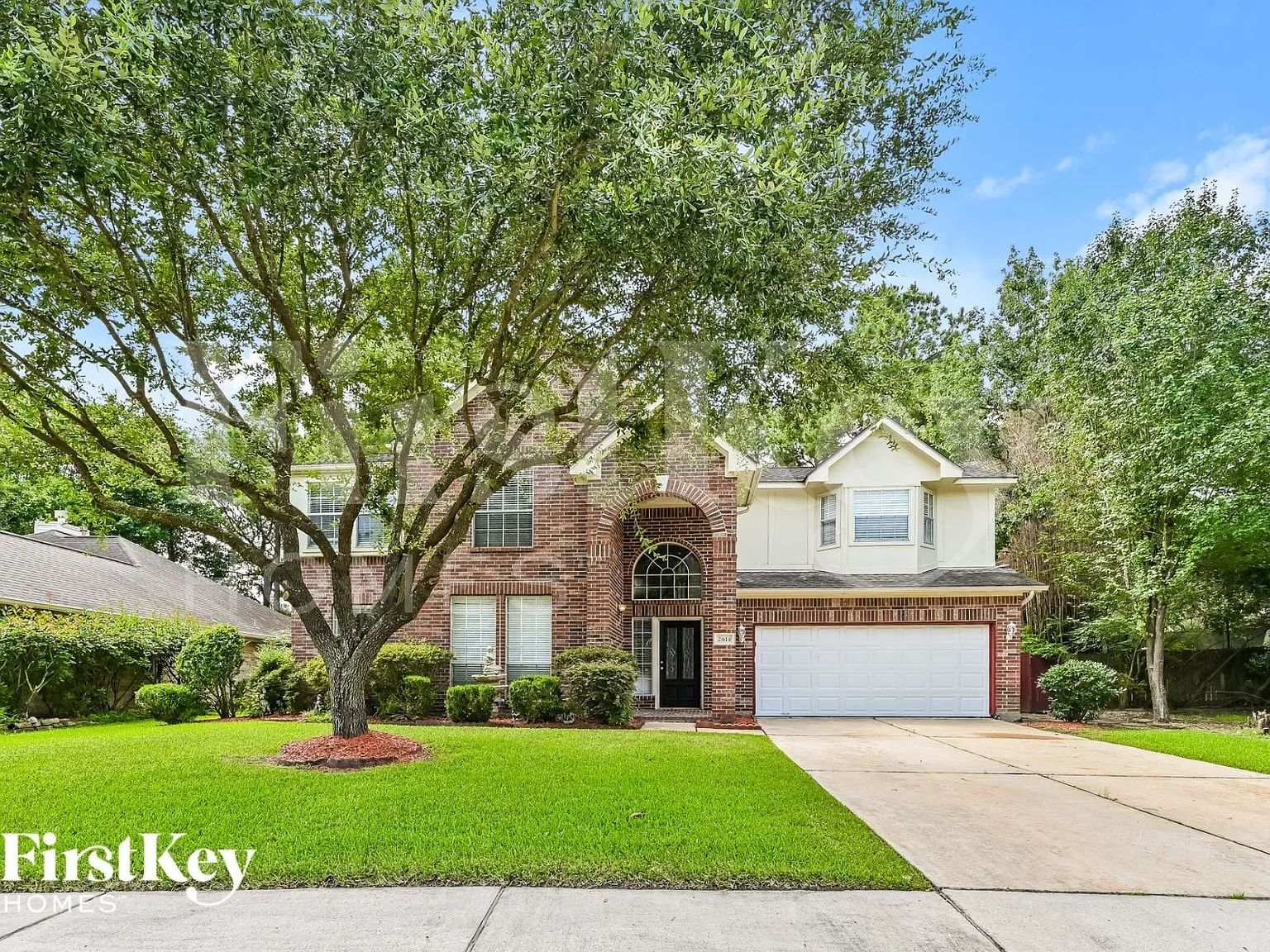 4 bed, 2.5 bath, 2564 sqft, $2,705 — Photo 1