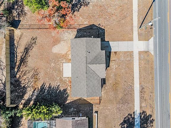 3rd image of 12044 Elgin Blvd