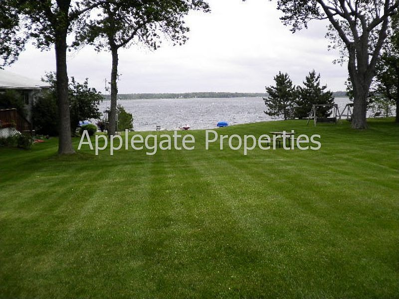 Exterior - Lakeside Yard