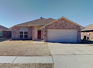 4013 Queens Dr, Moore, OK 73160