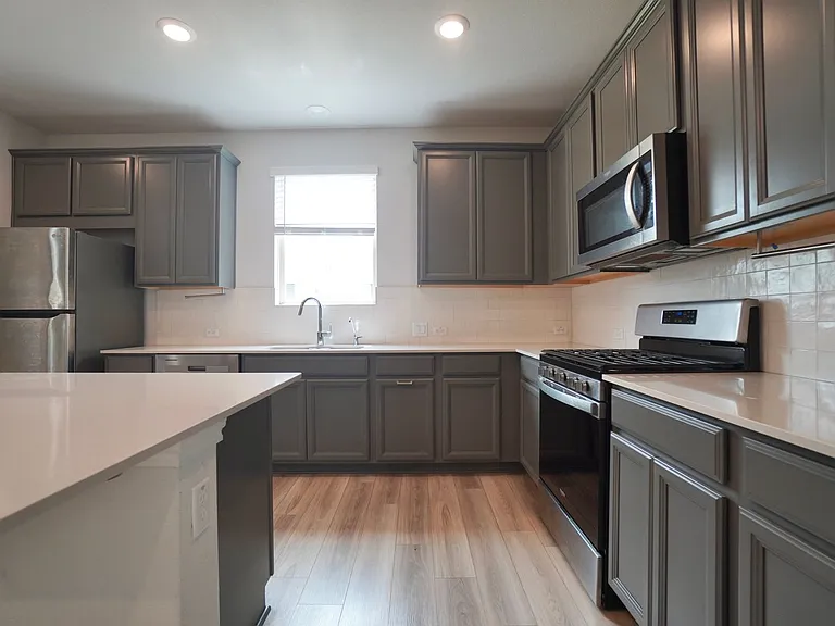 2513 Danbury Ln — Photo 11