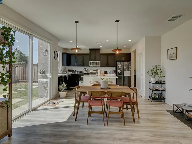 281 Cinnabar Way — Photo 11