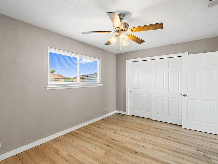 4820 Delwood St — Photo 17