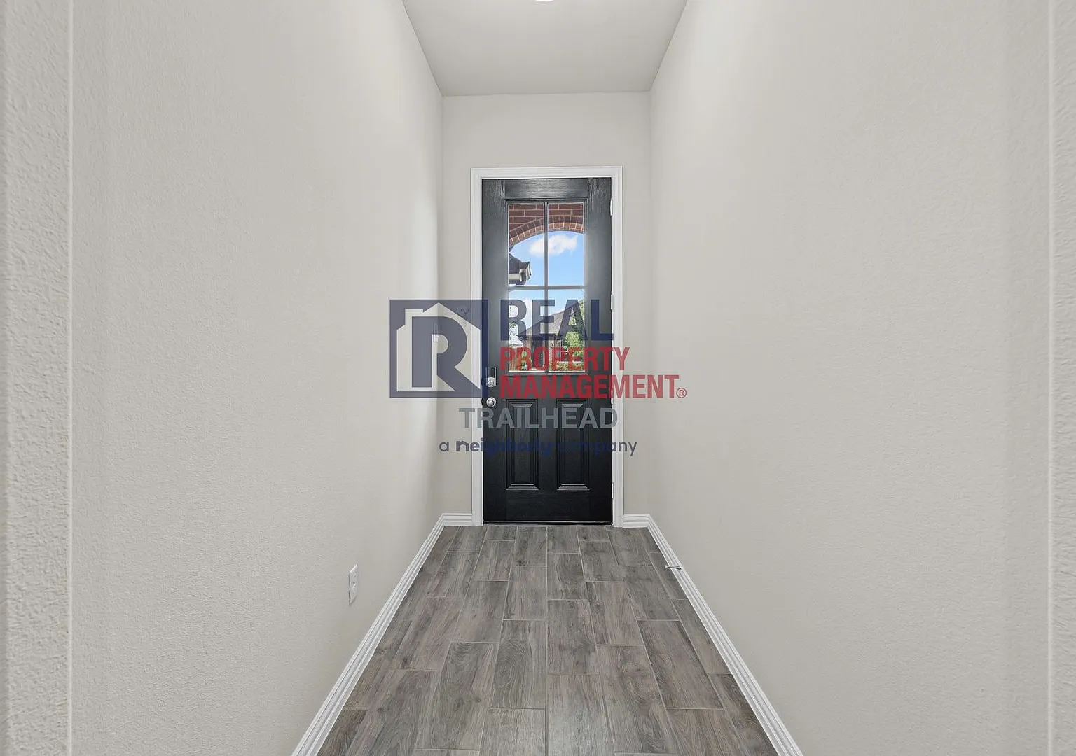 Stunning 4-Bed, 2-Bath Home in a Great Location! — Photo 4