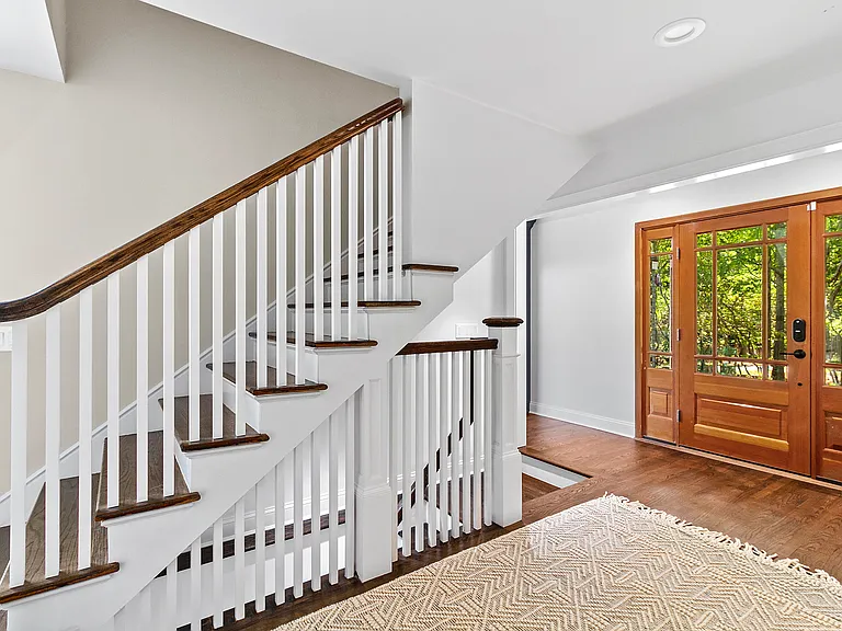 139 Northside Dr — Photo 22