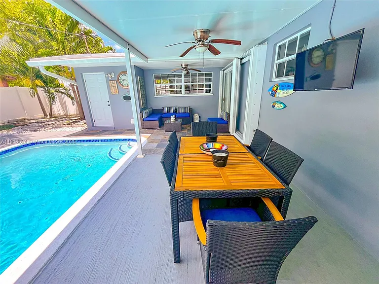 4420 NW 30th Ct — Photo 5