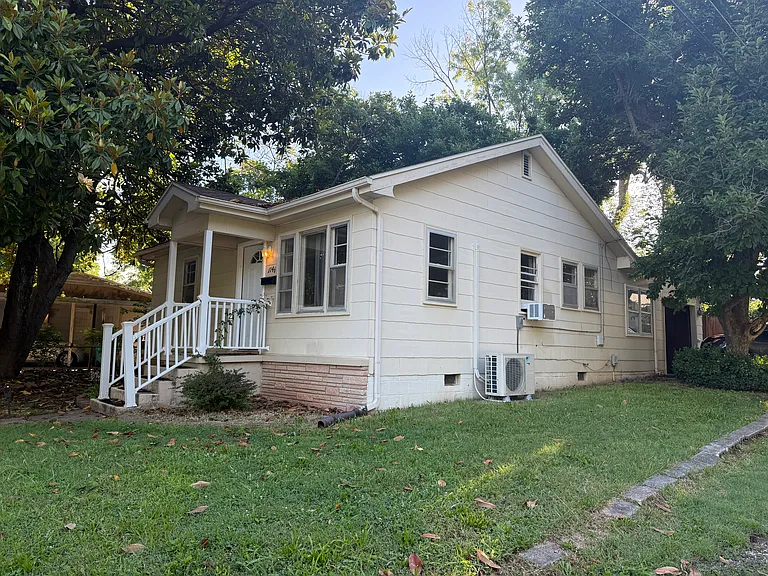 1146 S Jefferson Ave — Photo 2