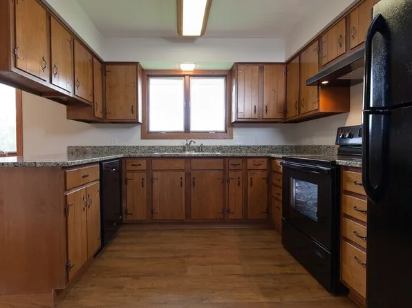 486 Tracey Ln #B, Hudson, WI 54016