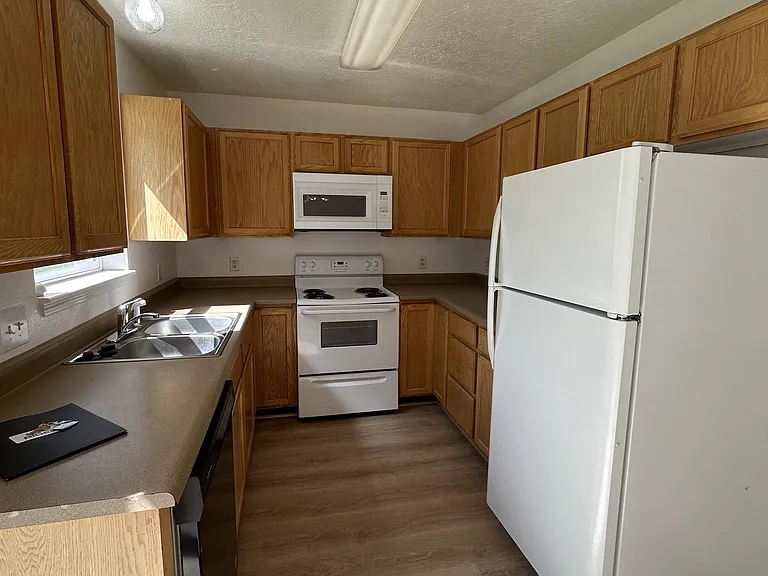 320 S Ashley Ave — Photo 9