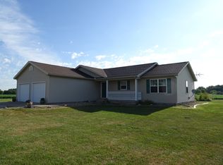 10128 Liberty Rd, Farmer City, IL 61842