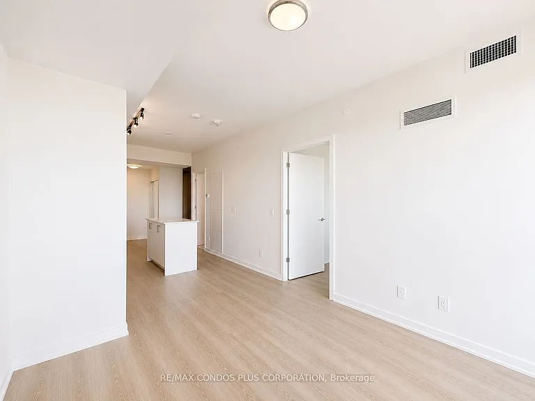 15 Ellerslie Ave #2107 — Photo 7