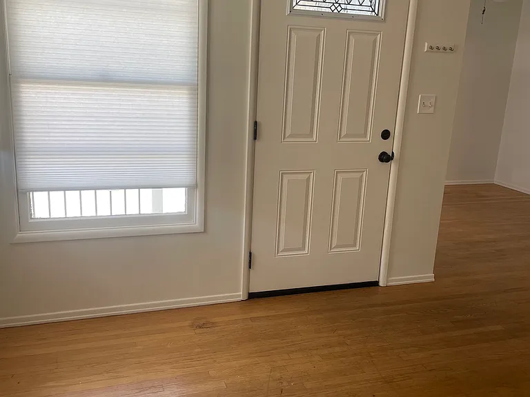 620 E Sycamore Ave — Photo 3