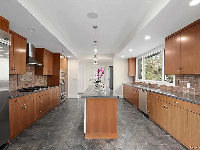 17 Fox Run Rd — Photo 14