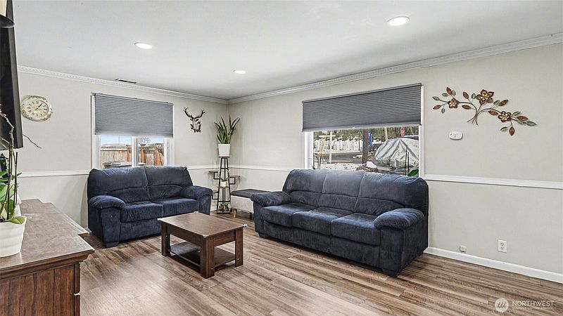 3rd image of 20005 14th Avenue S