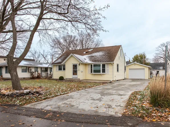 404 12th Ave NW, Rochester, MN 55901
