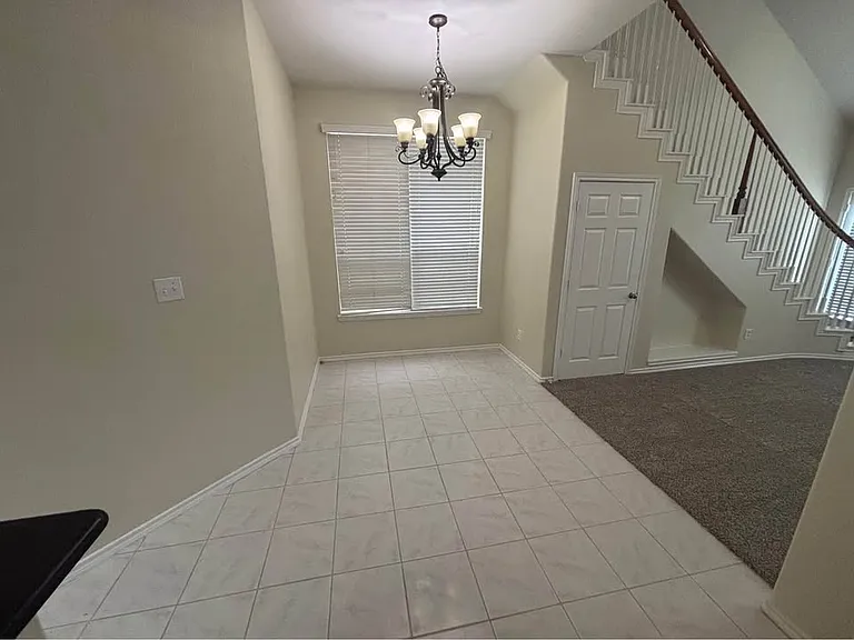 1752 Flowers Dr — Photo 8