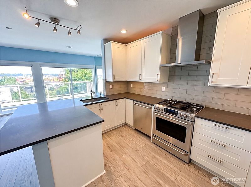 2nd image of 2325 Harbor Avenue SW #B2