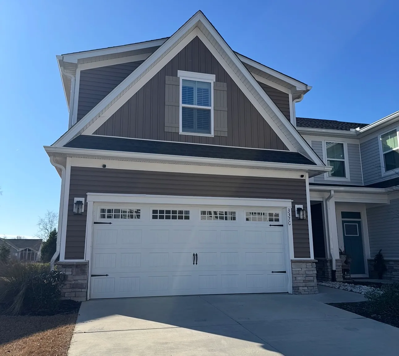 3 bed, 2.5 bath, 1912 sqft, $2,200 — Photo 1
