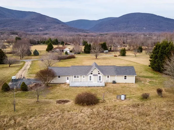 200 Graywinds Ln, Nellysford, VA 22958