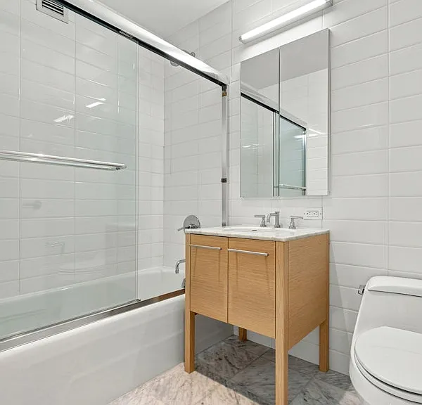 310 E 53rd St #14B — Photo 9