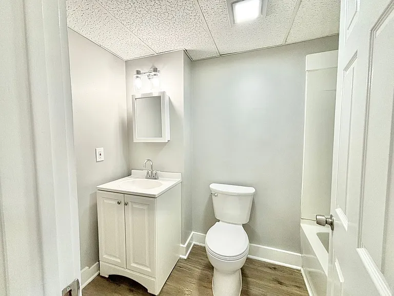 2303 Main St #L — Photo 10