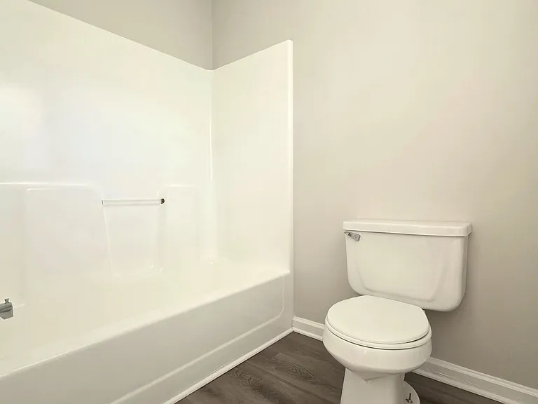 232 Hampton Dr — Photo 19