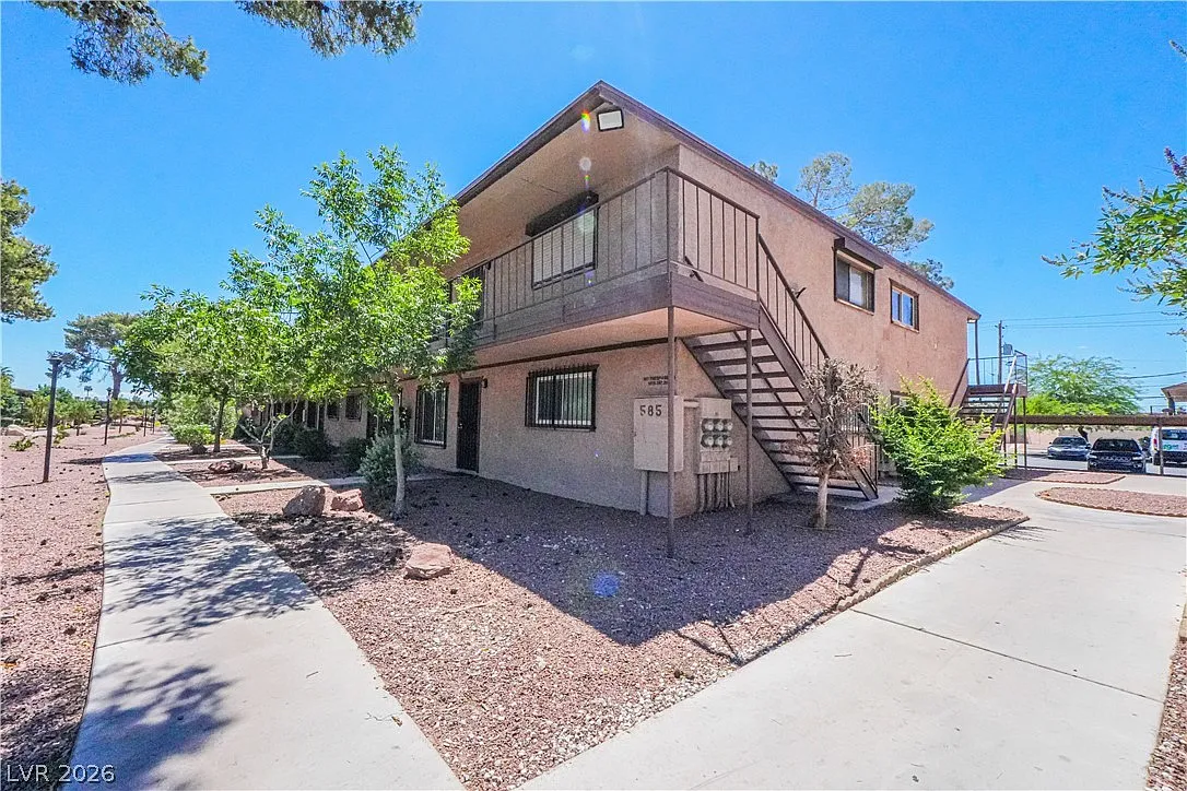 1 bed, 1.0 bath, 624 sqft, $695 — Photo 1